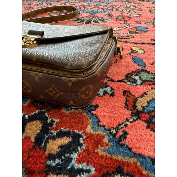 Louis Vuitton Pochette Meti Monogram Reverse Canvas MM Handbag Crossbody - Picture 12 of 12